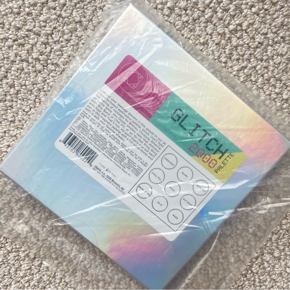 NEW - OFRA Cosmetics Eyeshadow Palette (Glitch 2000) - Picture 4 of 4